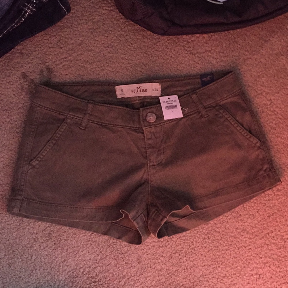 Hollis tee shirt size 24/0 NWT olive green